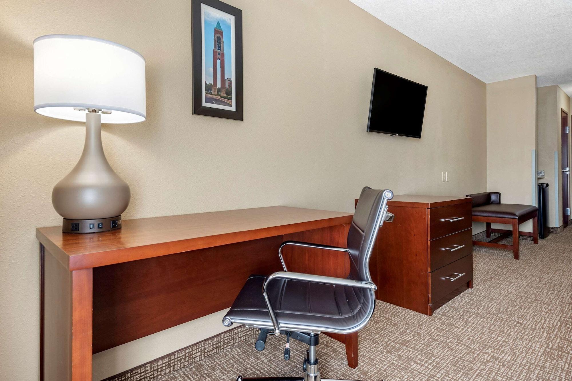 Comfort Inn & Suites Muncie Kültér fotó